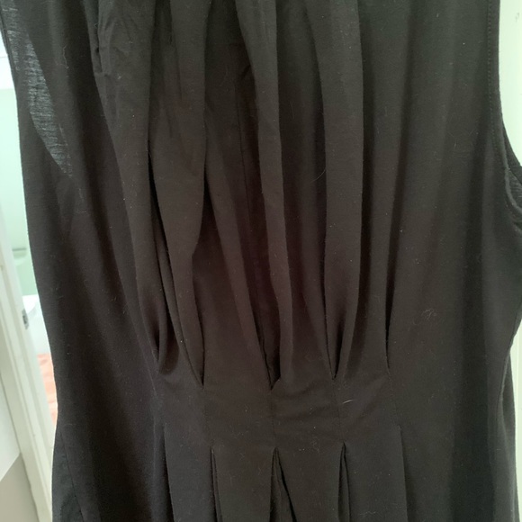 Sleeveless Ruffle Blouse - Picture 4 of 5